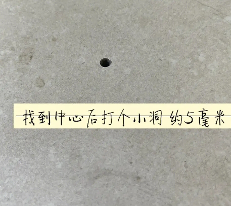 屯昌瓷砖空鼓维修公司专业解答在瓷砖铺贴过程中，如果砂料搅拌不均匀，将会带来以下问题