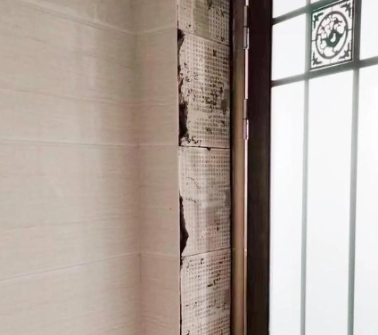 屯昌瓷砖空鼓免砸砖维修公司分享吸水砖泡水时间不够或过长都会对瓷砖铺贴效果产生影响